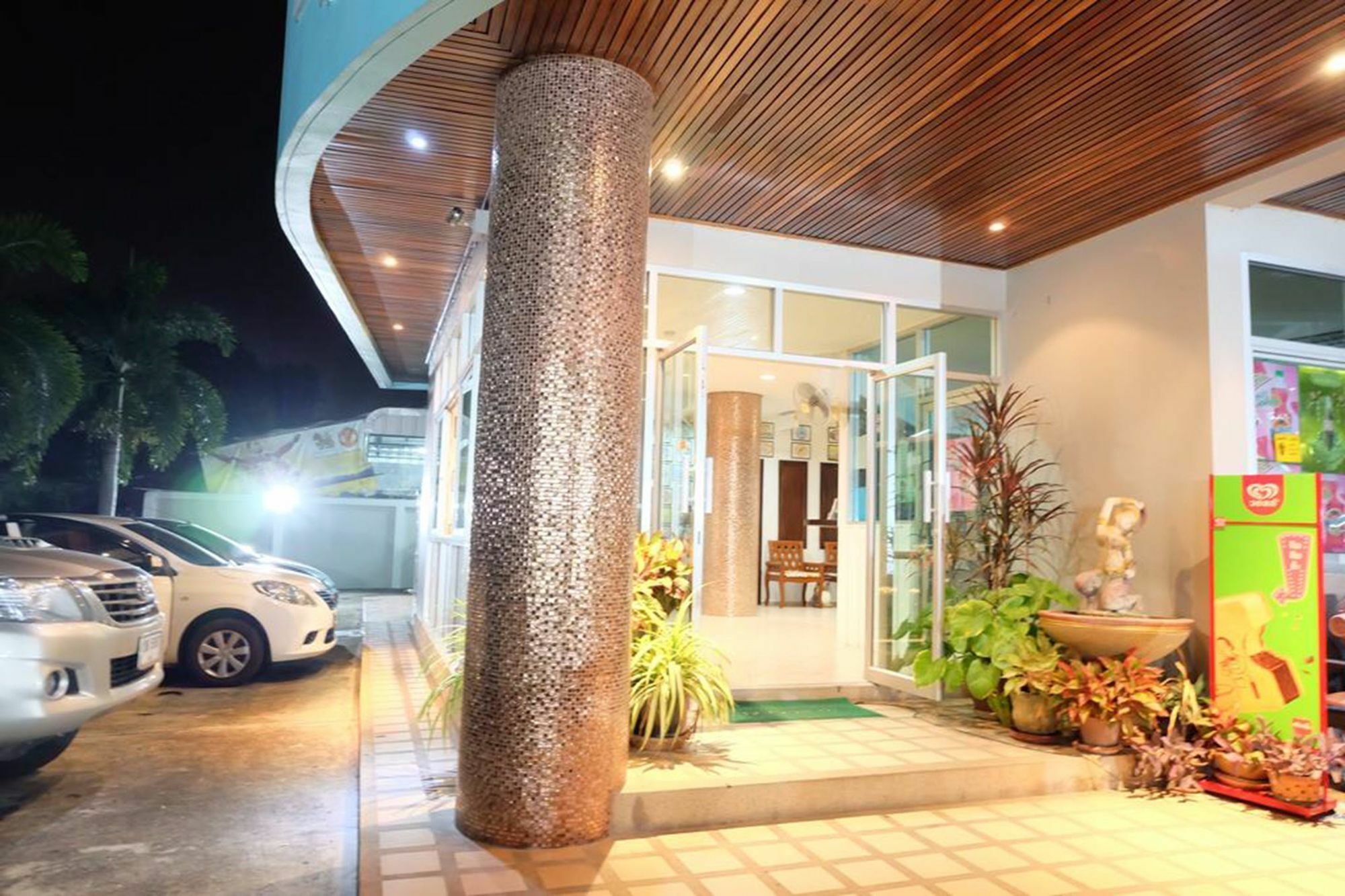Lomsabai Apartments Bangsaen Εξωτερικό φωτογραφία